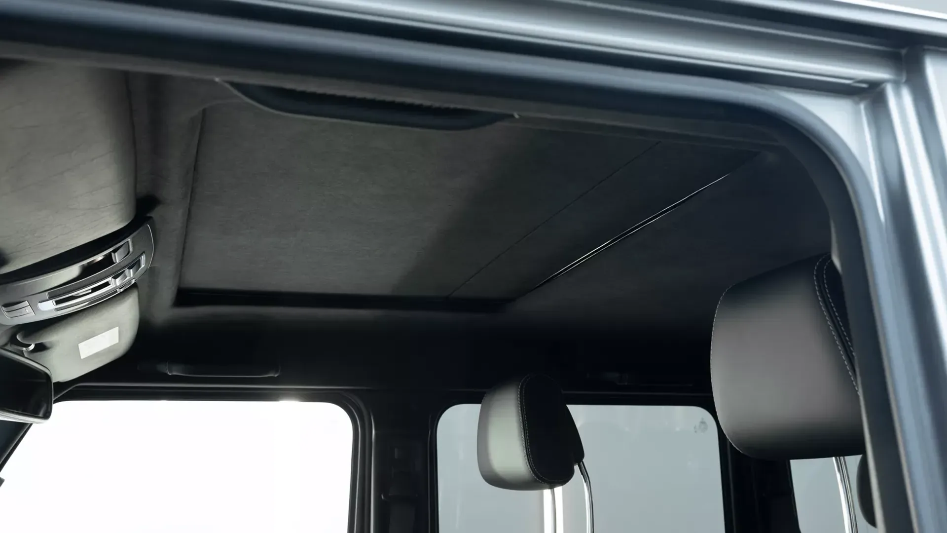 Dachhimmel im Auto sorgfältig reinigen lassen